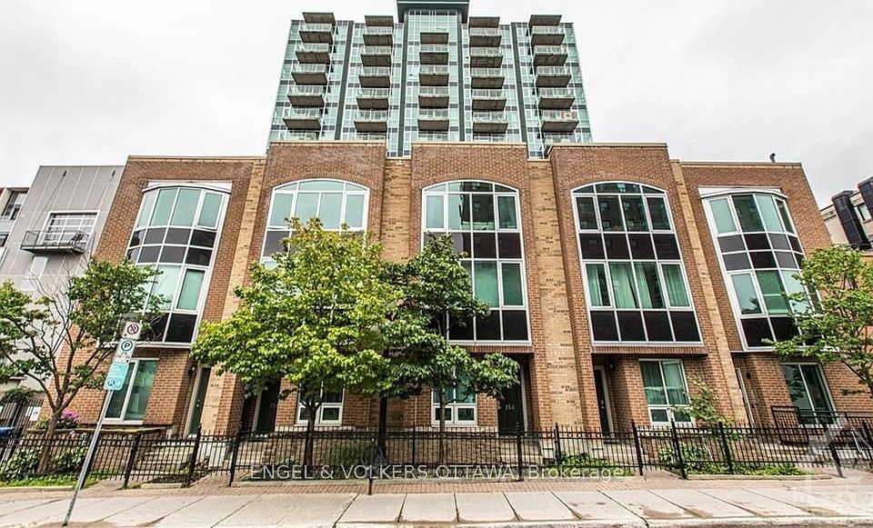 1st image of 134 York St #602