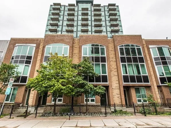 134 York St #602, Ottawa, ON K1N 1K8