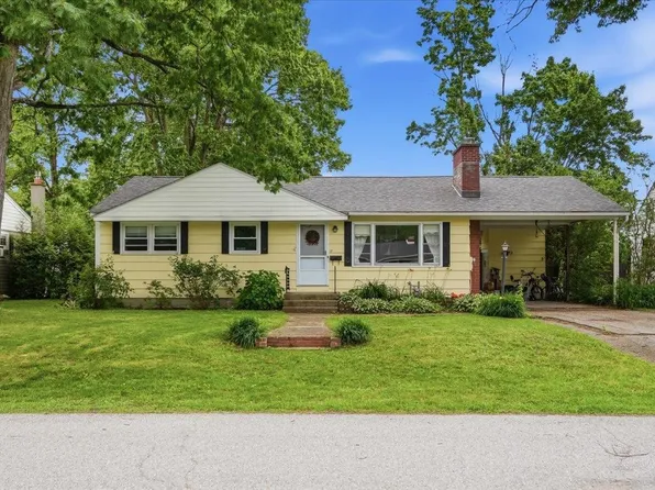 17 Rotunda Avenue, Essex Junction, VT 05452
