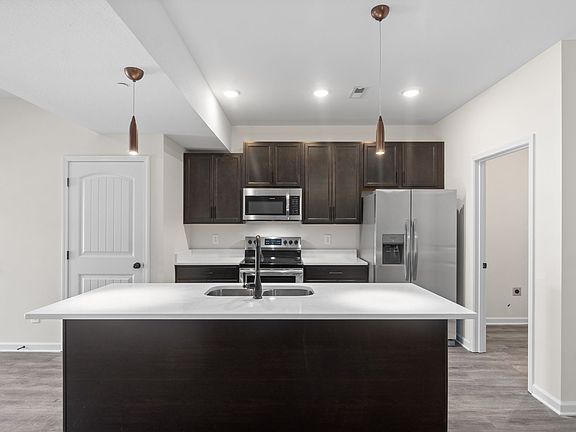 5th image of 229 E Johnson Cir Unit B306
