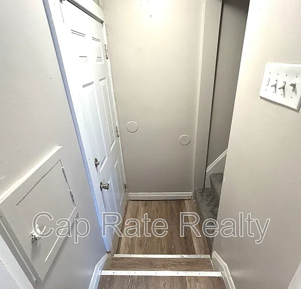 1366 Duxberry Ave — Photo 16