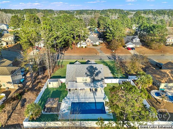 3rd image of 204 Beaubrook Boulevard