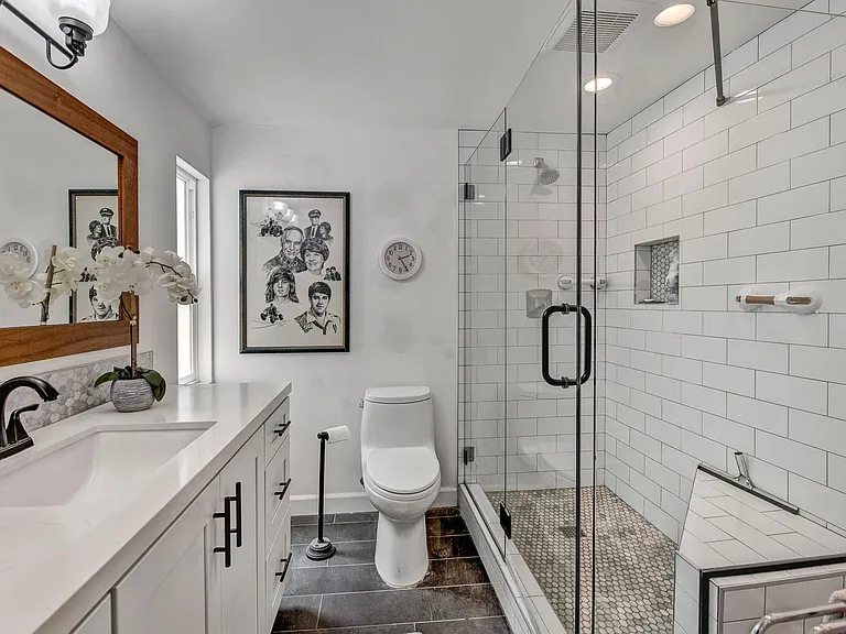 347 Walnut St — Photo 13