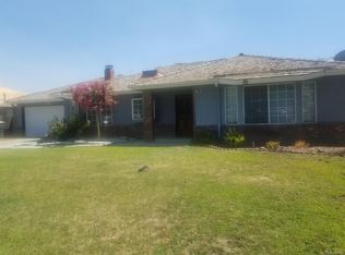 299 W Windsor Dr, Hanford, CA 93230
