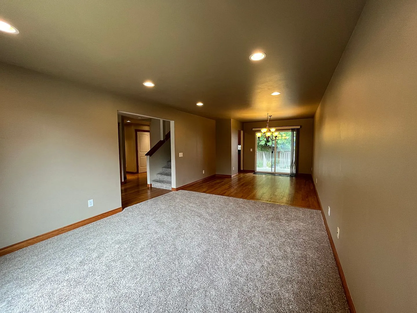 Orchard Hills 3 bed 2.5 bath Rental home with Den and Bonus Room — Photo 2