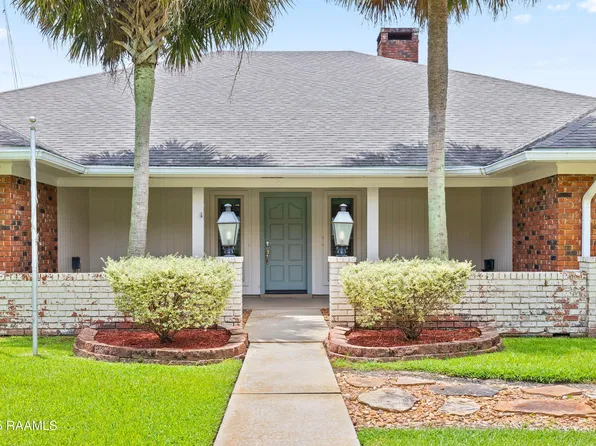 1127 N Monte Blanc Dr, Abbeville, LA 70510