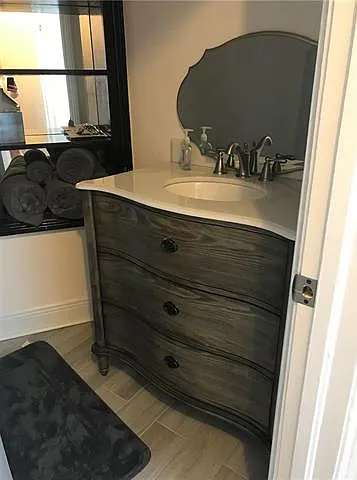 2801 Saint Charles Ave #111B — Photo 12