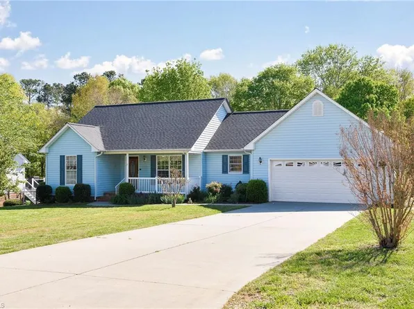 145 Charleston Ridge Dr, Mocksville, NC 27028