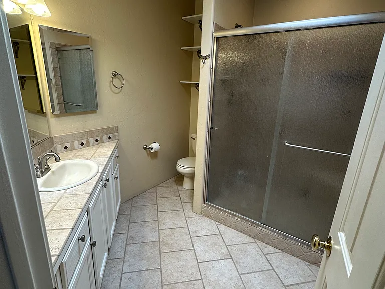 5836 E Lee St — Photo 11