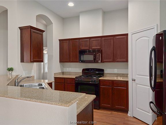 5th image of 15507 Baker Mdw