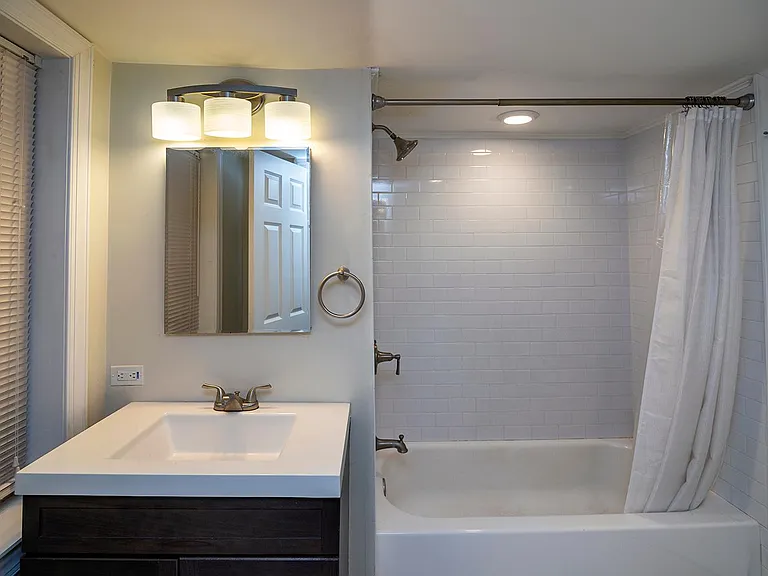 2027 Walnut St — Photo 7