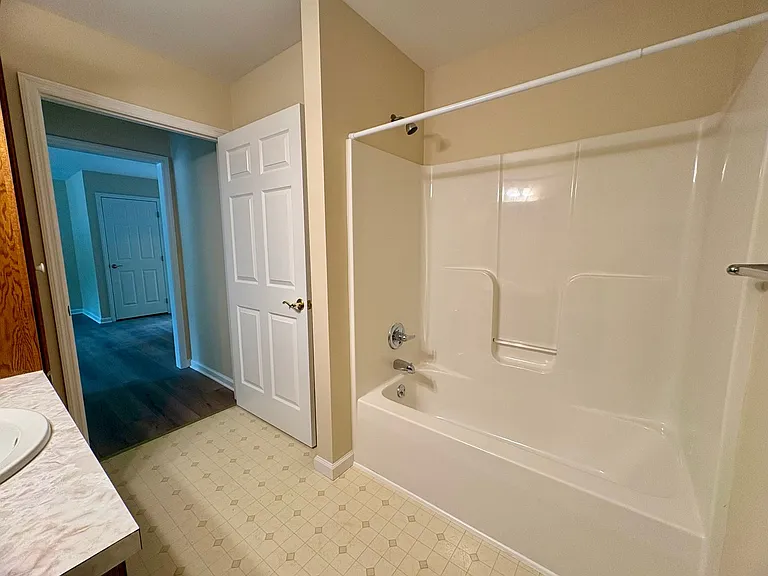 303 E Orange St — Photo 19