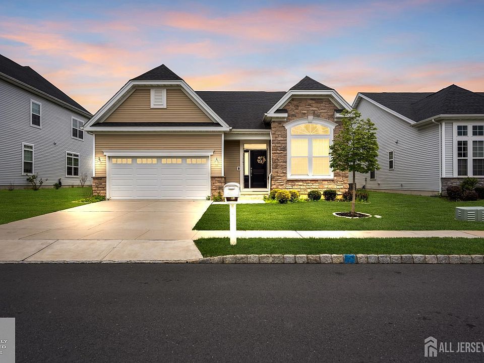 1st image of 43 Bernini Way