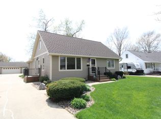 7122 Madison Ave, Urbandale, IA 50322