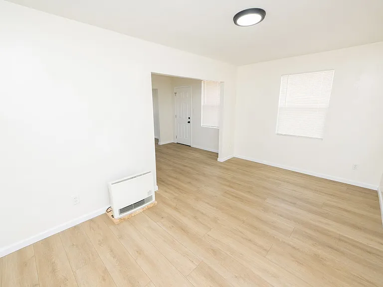 1053 Florence St — Photo 6