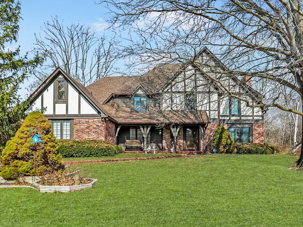 4098 Woodland Streams Dr, Greenwood, IN 46143