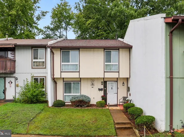 136 Richland Cir, Sterling, VA 20164