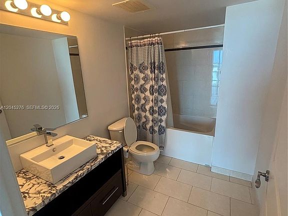 4th image of 480 NE 30th St APT 1004