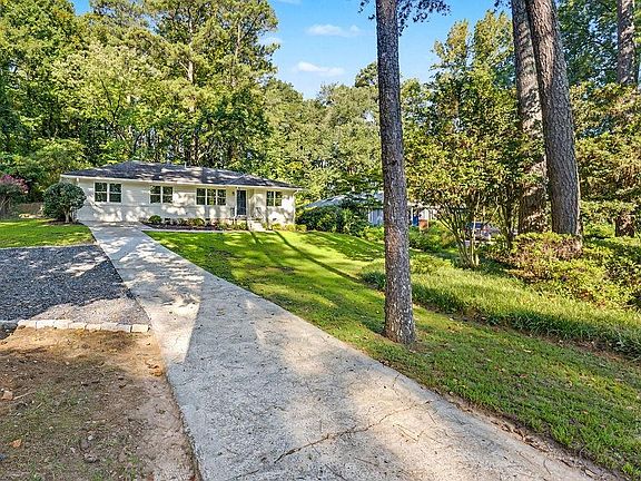 2nd image of 4589 Briarcliff Rd