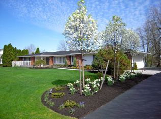 24 Widewaters Ln, Pittsford, NY 14534