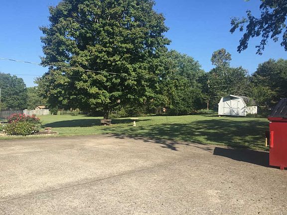 3rd image of 105 Crestmore Dr