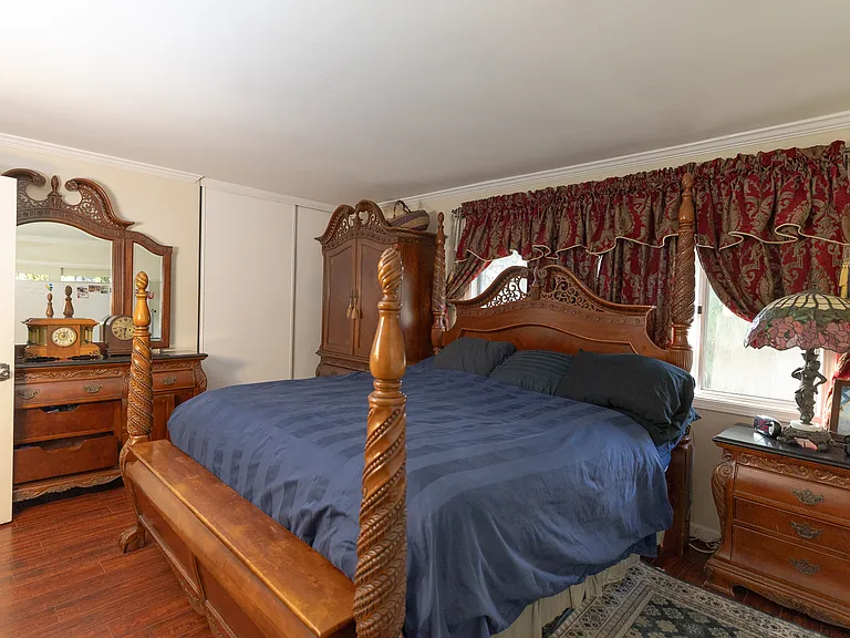1050 Highland Dr — Photo 14
