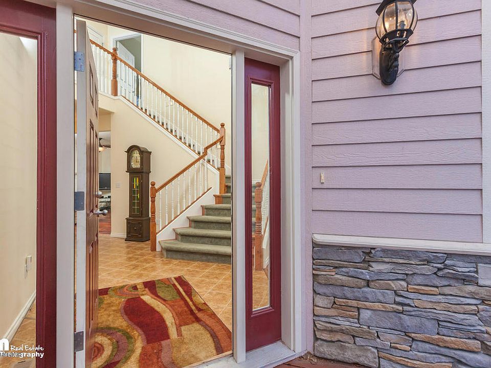1st image of 16420 Mills Park Cir