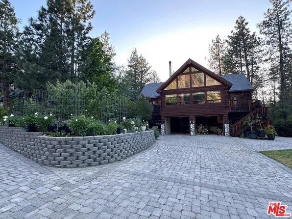 490 Lark Rd, Wrightwood, CA 92397