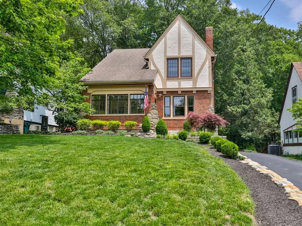 1122 Beverly Hill Dr, Cincinnati, OH 45208