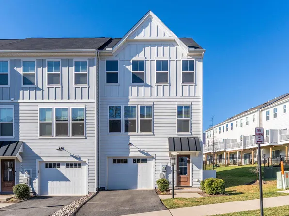 4416 Alston St, Crozet, VA 22932