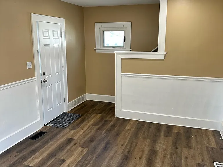 464 Grandview Ave — Photo 3