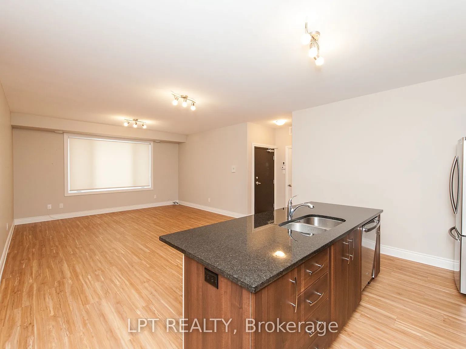 2 bed, $2,050 — Photo 4