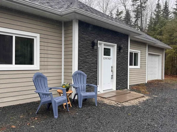 75 Danica Dr, Lunenburg, NS B4V 7Z2