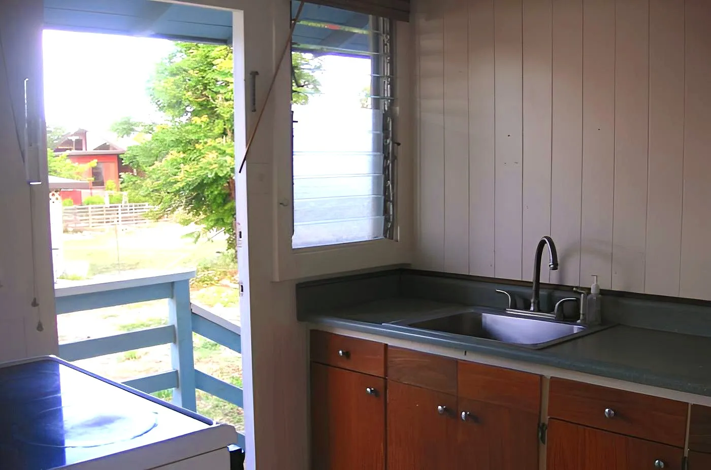 2 Bedroom / 1 Bath Single Family House — Photo 4