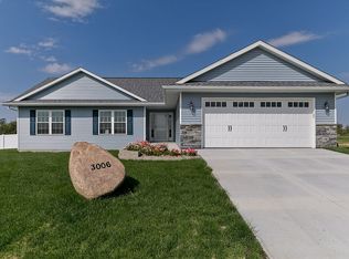 3006 Bryant Blvd SW, Cedar Rapids, IA 52404