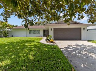 671 25th St SW, Largo, FL 33770