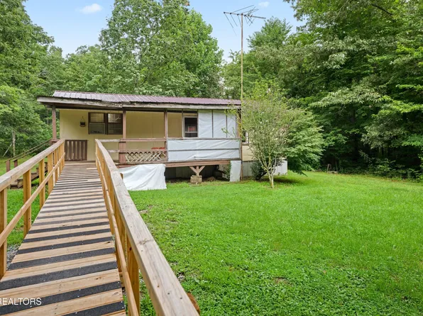 766 Wallop Ln, Crossville, TN 38571