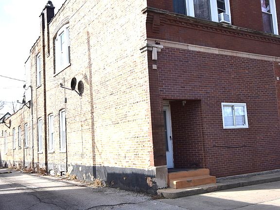3rd image of 4644 S Rockwell St