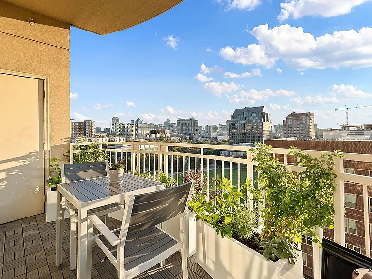 3225 Turtle Creek Blvd #814 — Photo 19