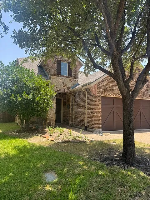 3 bed, 2.5 bath, 2314 sqft, $3,200 — Photo 2
