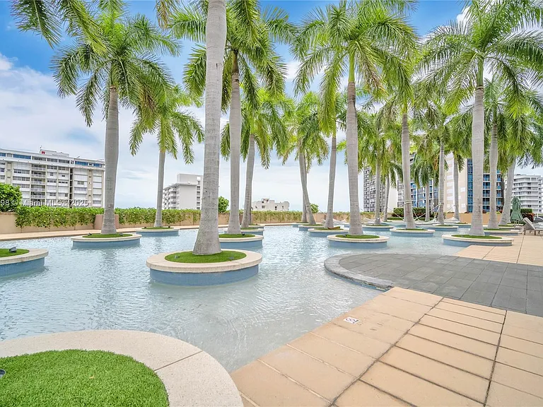 1435 Brickell Ave #3012 — Photo 35