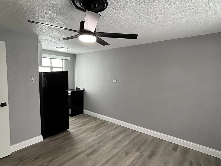 501 Main St #2 — Photo 2