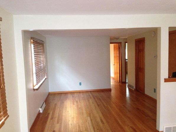 210 Tompkins St #1