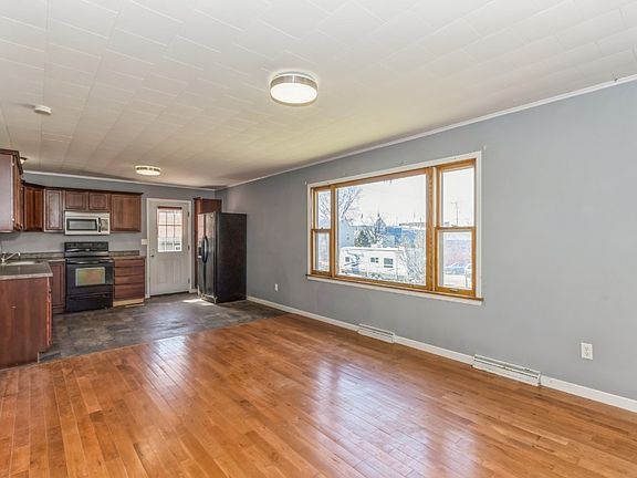 4th image of 1 Cherry Ave