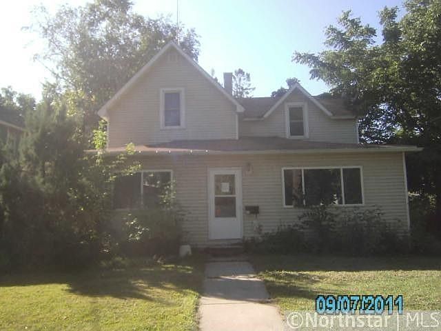 1st image of 213 Amundson St