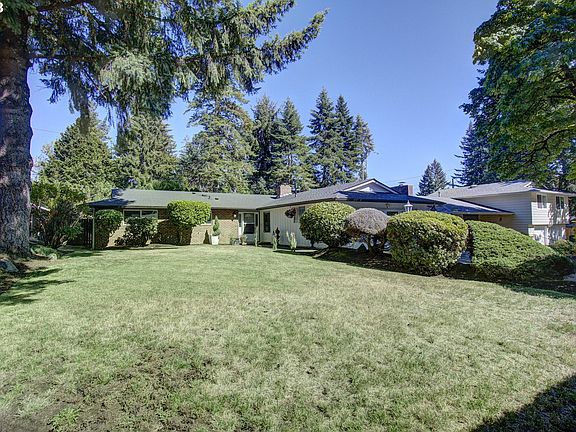 2nd image of 901 SE 99th Ave