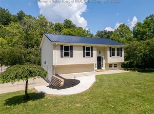 10 Parkwood Rd, Huntington, WV 25705