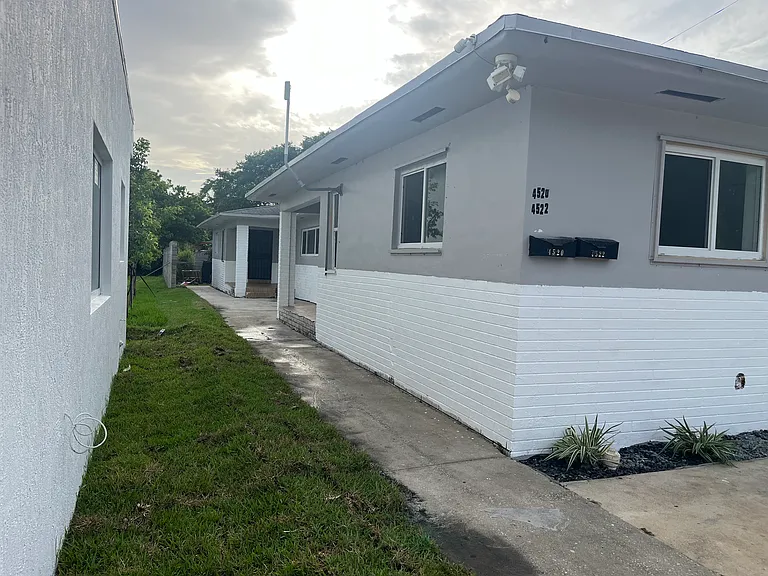 4520 NW 14th Ave — Photo 1