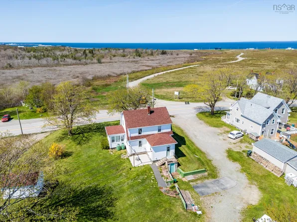 8882 Highway 1, Meteghan River, NS B0W 2L0