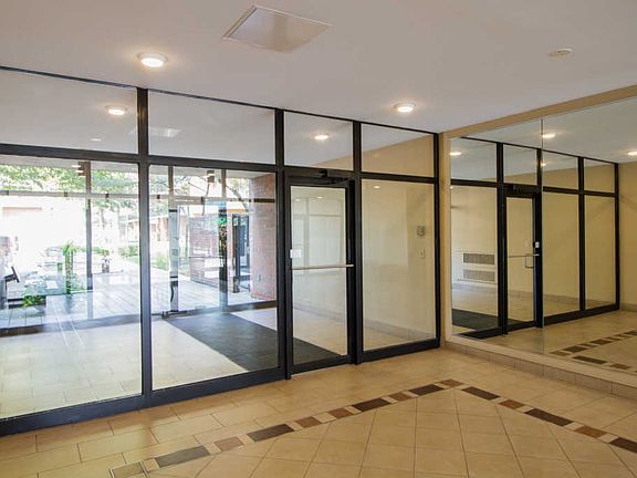 5th image of 3041 S Michigan Ave Unit 502